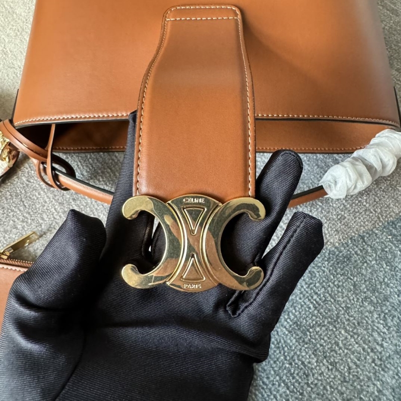 Ce1i*e bucket bags